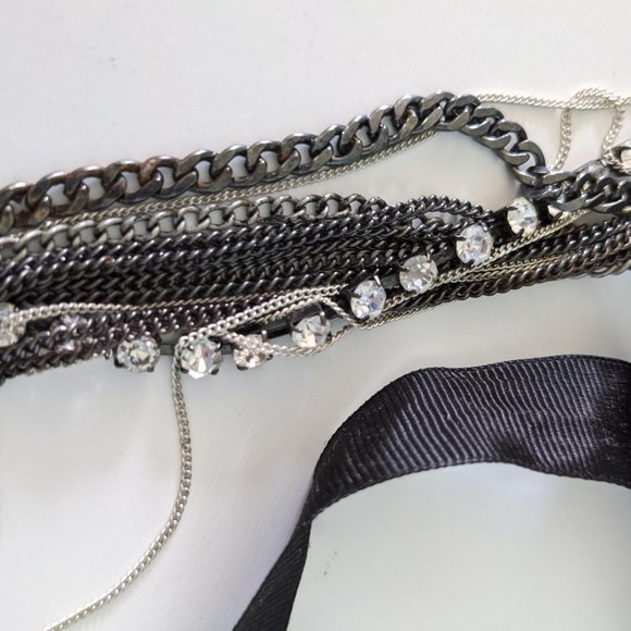 Chain and diamond ribbon necklace - Picture 3 of 3